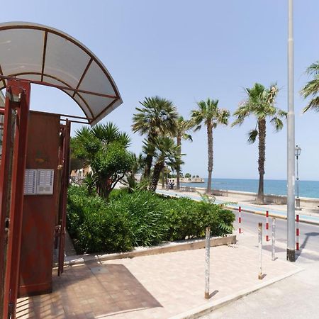 Nuvole Apartment Near The Beach 特拉尼 外观 照片